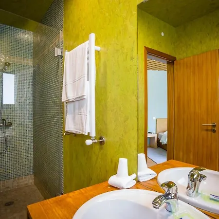 Quinta Do Rio Geres مزرعة للإقامة *