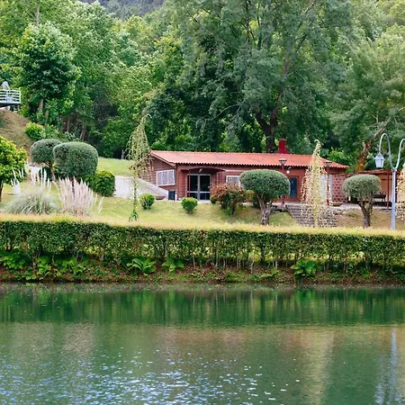 مزرعة للإقامة Quinta Do Rio Geres Bouro